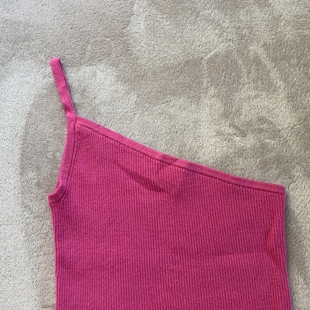 Kendall & Kylie Asymmetrical Pink Top - Picture 3 of 11